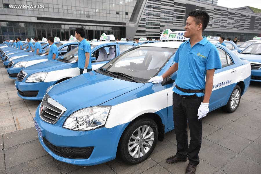 La primera serie de taxis que funcionan con metanol entran en operación en Guiyang