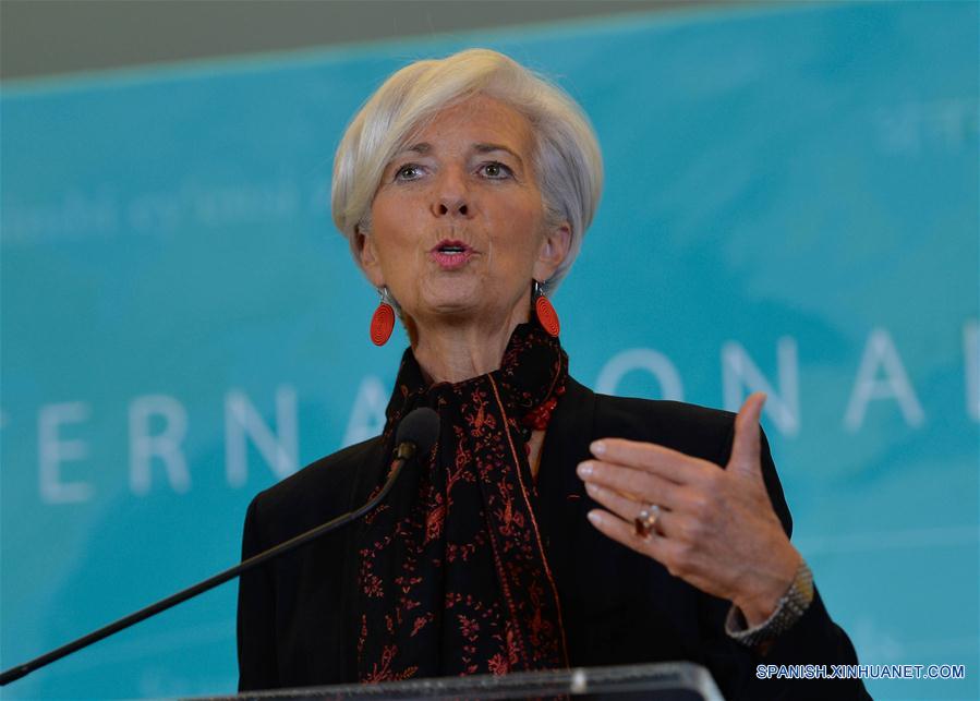FMI decide incluir renminbi chino en canasta de DEG