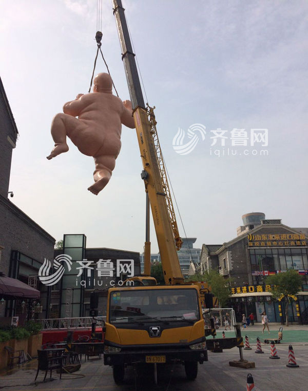 Retiran las estatuas desnudas del centro de Jinan