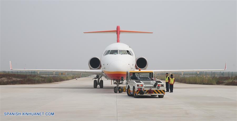 Avión producido en China con sistema de navegación BeiDou completa vuelo de prueba