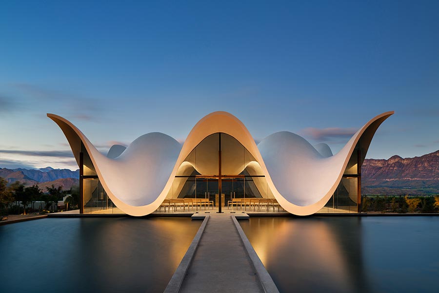 El trabajo ganador y los finalistas de los Premios de Fotografía Arquitectónica de este a?o, presentados el 18 de noviembre en Berlín, se exhibirán en la galería True Space de Beijing hasta el 25 de diciembre. [Foto proporcionada a China Daily]