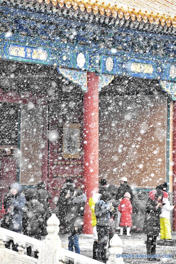 Paisaje nevado en el Museo del Palacio en Beijing