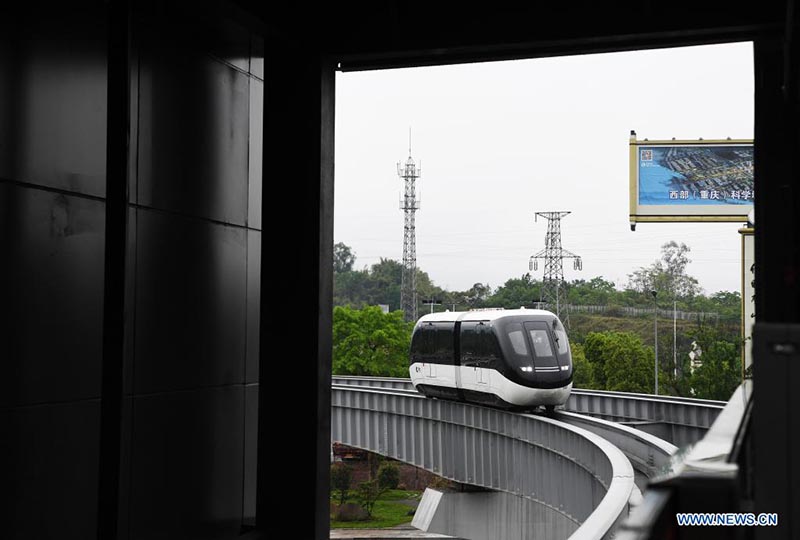 Ultramoderno SkyShuttle de conducción autónoma inicia operaciones en Chongqing