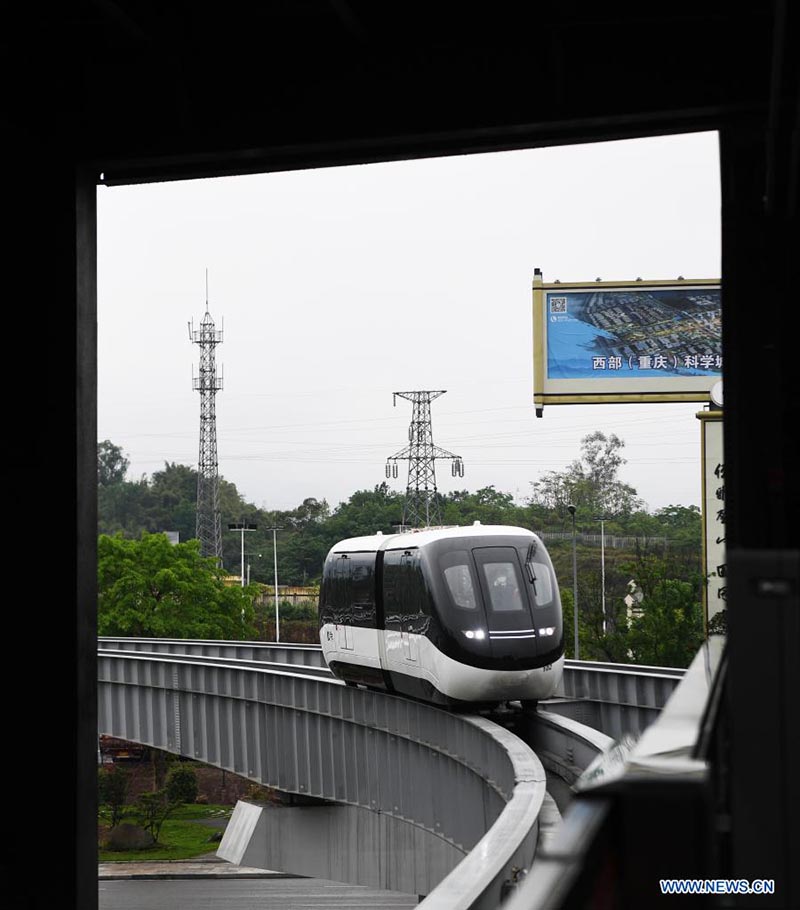 Ultramoderno SkyShuttle de conducción autónoma inicia operaciones en Chongqing