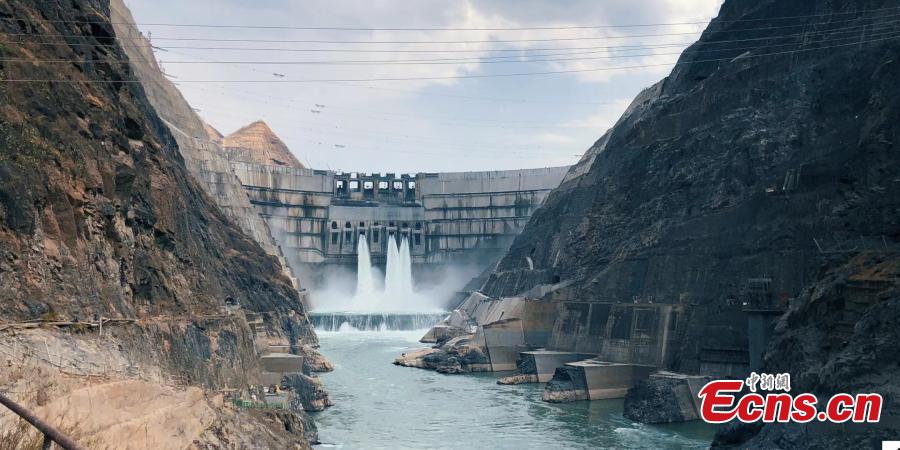 Primera unidad del mundo con un millón de kilovatios de capacidad entra en servicio en la central hidroeléctrica china de Baihetan 