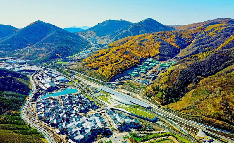 El 12 de octubre de 2021, vista de la aldea de hielo y nieve Taizi de los Juegos Olímpicos de Invierno en el distrito Chongli, ciudad de Zhangjiakou. Sun Lijun / Pueblo en Línea
