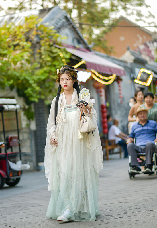 Vloggers chinos innovan y promueven su cultura tradicional por todo el mundo 