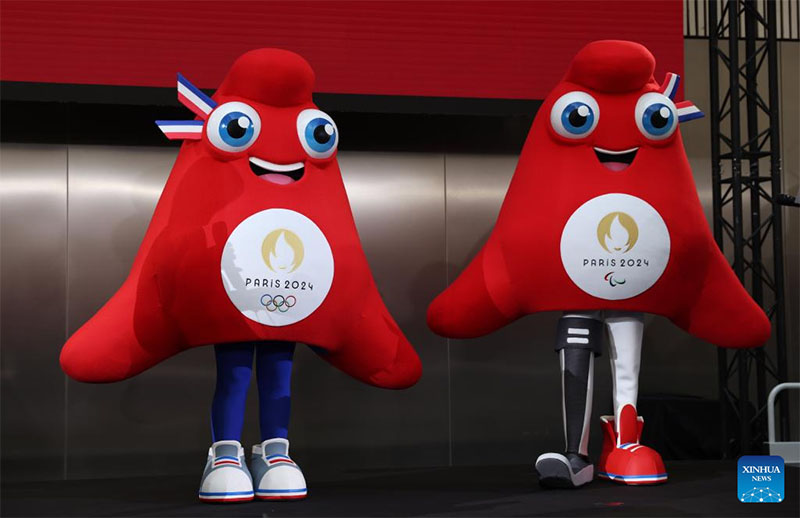 Gorros frigios presentados como mascotas oficiales de los Juegos Olímpicos y Paralímpicos de París 2024