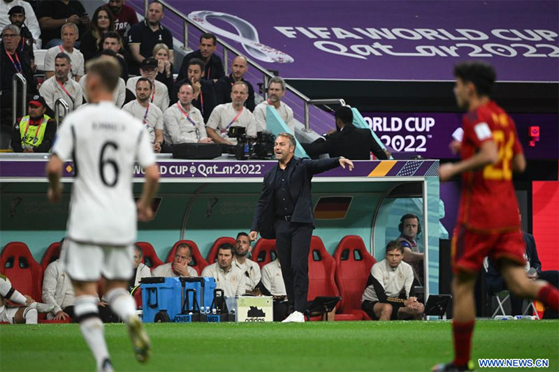 Espa?a y Alemania empatan en partido tenso de Copa Mundial