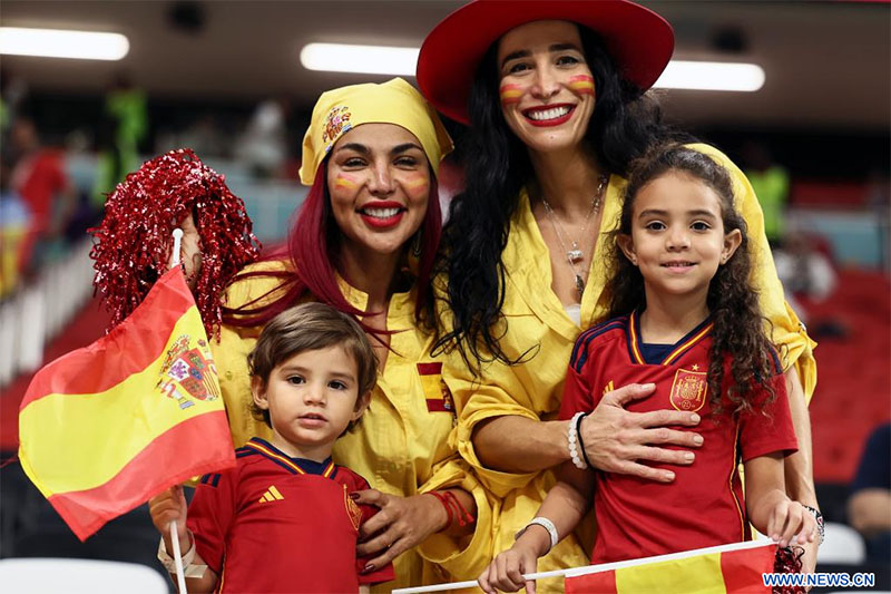 Espa?a y Alemania empatan en partido tenso de Copa Mundial