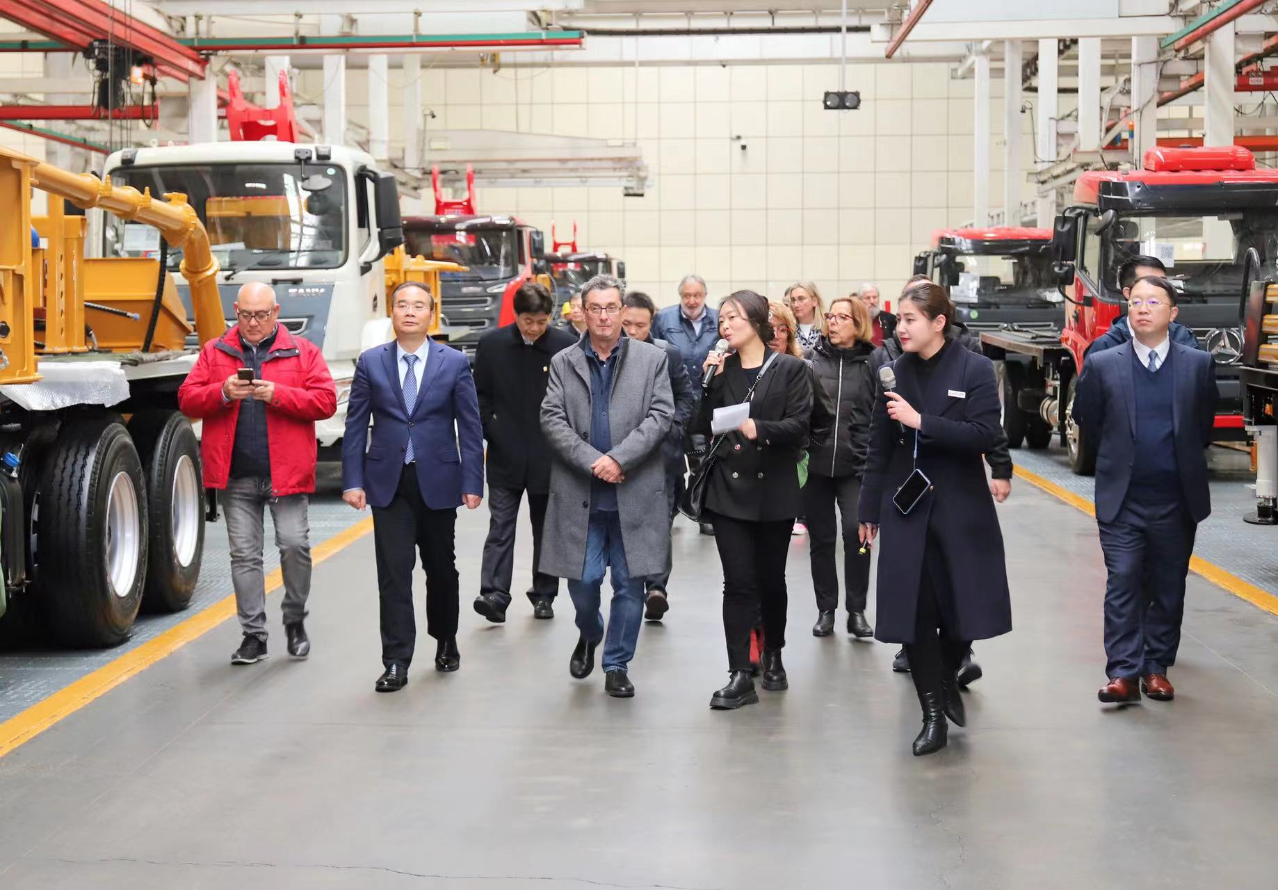 El presidente del PCE alenta el esfuerzo mundial por fomentar el encuentro y la cooperación entre todos los pueblos y culturas