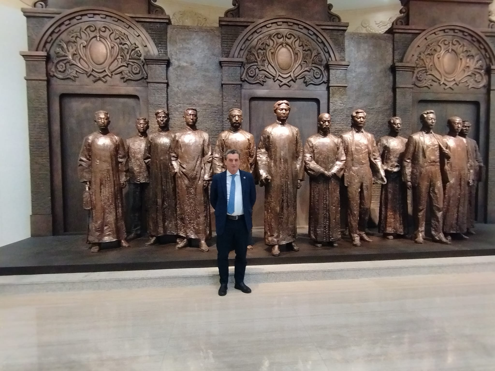 El presidente del PCE alenta el esfuerzo mundial por fomentar el encuentro y la cooperación entre todos los pueblos y culturas