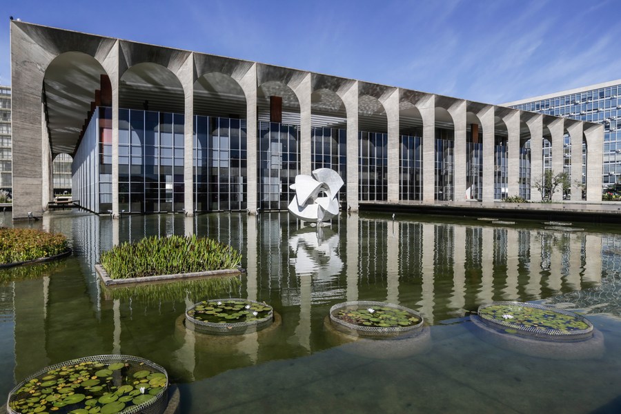 Imagen del 22 de mayo, 2023, del Palacio Itamaraty a lo largo del Eje Monumental en Brasilia, Brasil.(Photo by Lucio Tavora/Xinhua)