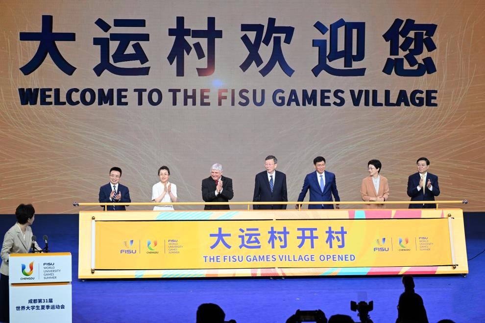 La foto tomada el 22 de julio de 2023 muestra la ceremonia de apertura de la Villa de los Juegos Mundiales Universitarios (FISU) en Chengdu, provincia de Sichuan, suroeste de China. Los 31o Juegos Mundiales Universitarios de Verano de la Federación Internacional de Deportes Universitarios (FISU) se celebrarán en Chengdu del 28 de julio al 8 de agosto. [Foto: Xinhua]