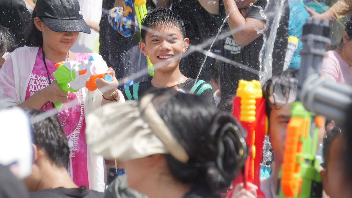 Festival del agua trae diversión y frescura a Hainan