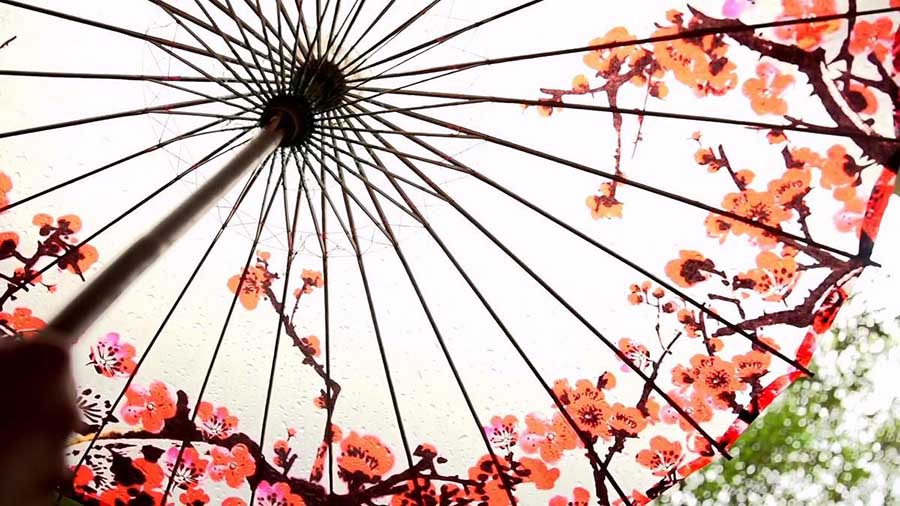 Fabricante de sombrillas tradicionales busca sucesores