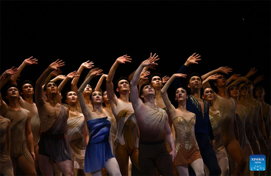 Artistas interpretan ballet durante la 6 Temporada Internacional de Ballet de China