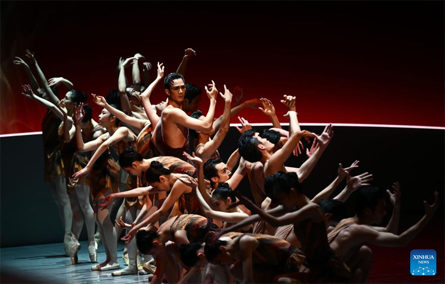 Artistas interpretan ballet durante la 6 Temporada Internacional de Ballet de China