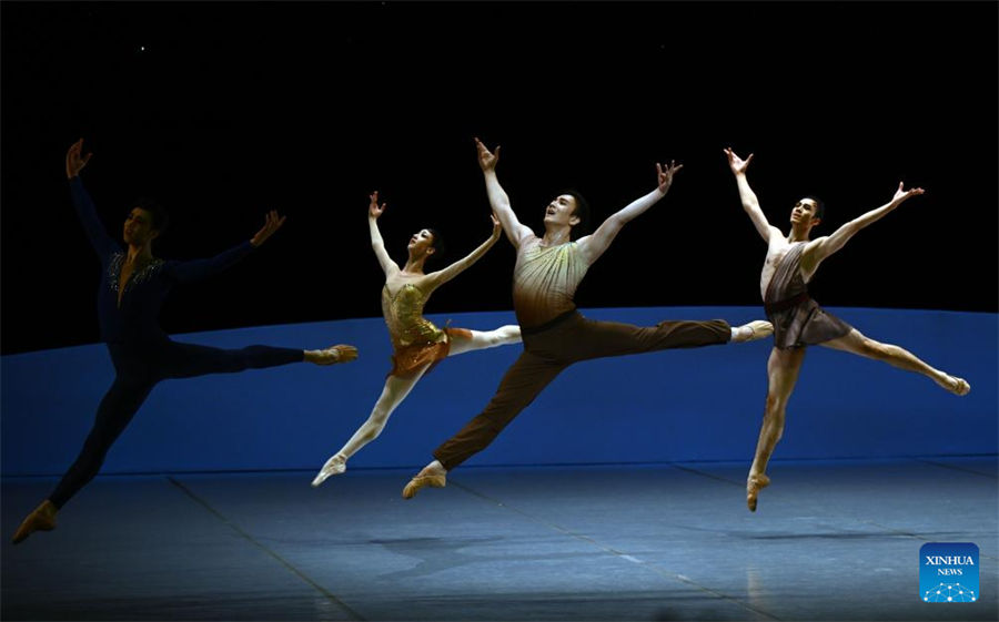 Artistas interpretan ballet durante la 6 Temporada Internacional de Ballet de China
