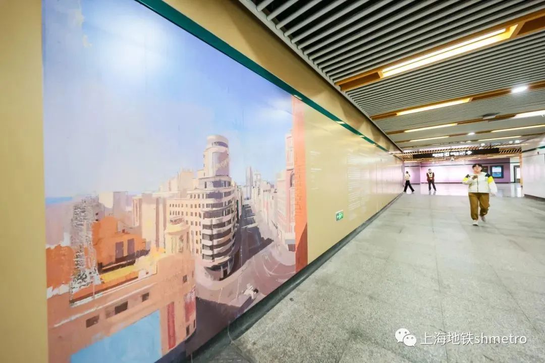 Reproducciones de obras del realismo espa?ol se exhiben en estación del metro de Shanghai