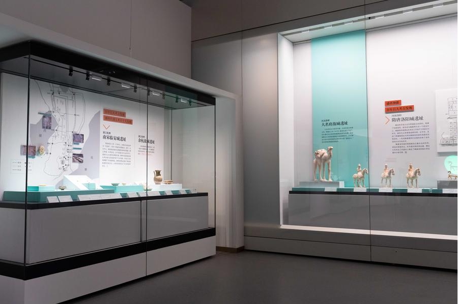 La foto, tomada el 13 de mayo de 2024, muestra una exposición con importantes descubrimientos arqueológicos en el Museo del Gran Canal en la ciudad de Yangzhou, provincia oriental china de Jiangsu. (Xinhua/Zhang Qingyu)