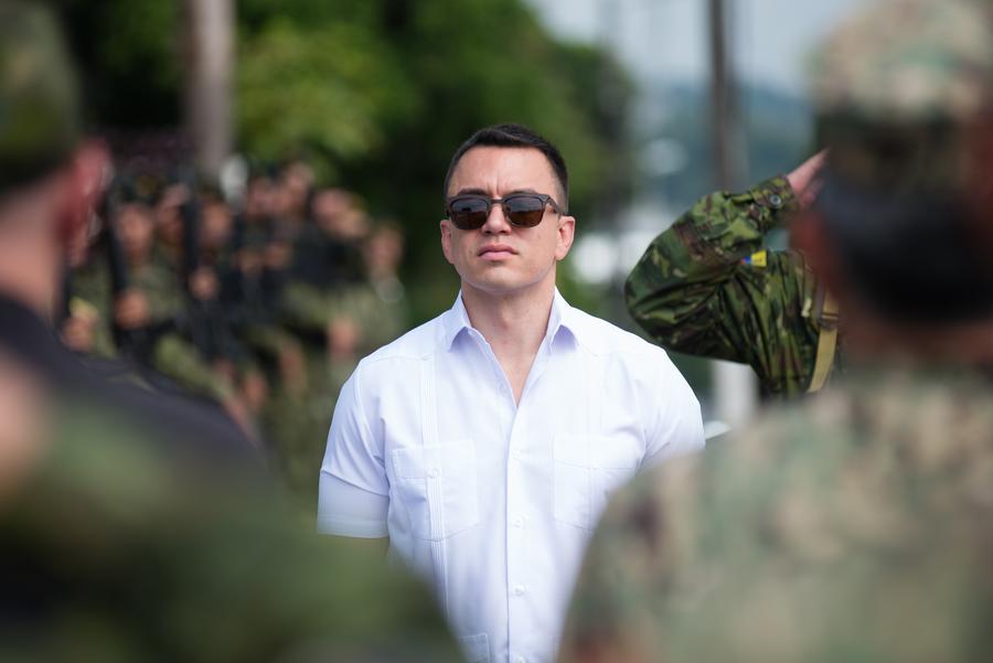 Imagen cedida por la Presidencia de Ecuador del presidente ecuatoriano, Daniel Noboa, participando en la entrega de dos helicópteros multipropósito Airbus H225, en Guayaquil, Ecuador, el 2 de junio de 2025. (Xinhua/Mauricio Mu?oz/Presidencia de Ecuador)